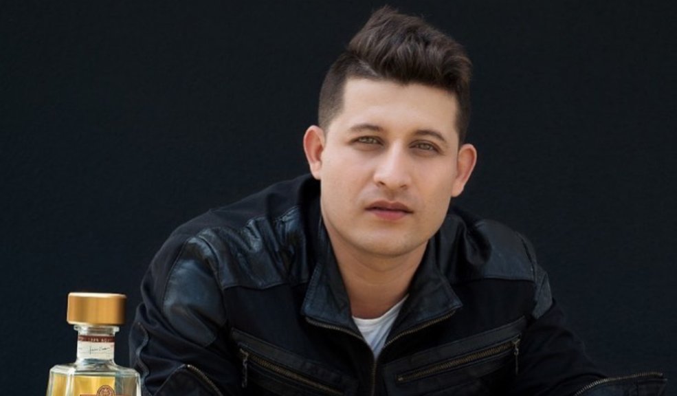 El Duque de la música popular lanza canción para que no sufra 'Por nadie' 4 El Duque de la música popular lanza canción para que no sufra 'Por nadie' El Duque de la música popular le aconseja que no sufra 'Por nadie', y mucho menos por un amor no correspondido.