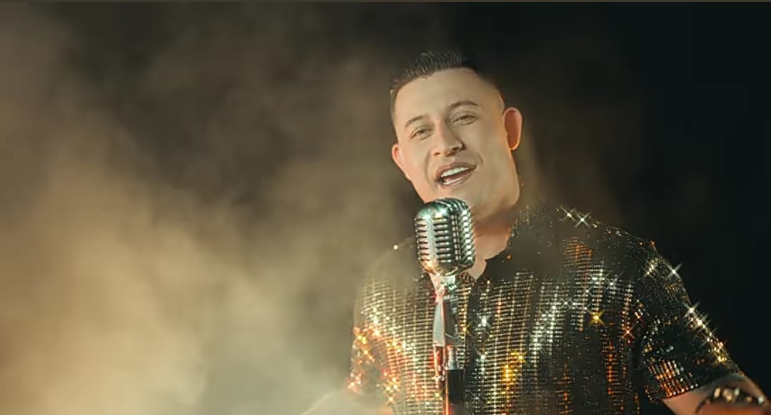 El Duque de la música popular lanza canción para que no sufra 'Por nadie' 1 El Duque de la música popular lanza canción para que no sufra 'Por nadie' El Duque de la música popular le aconseja que no sufra 'Por nadie', y mucho menos por un amor no correspondido.