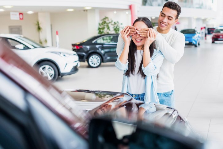 El sueño de tener carro propio es posible 1 El sueño de tener carro propio es posible Para los colombianos, la compra de un carro, ya sea nuevo o usado, representa un proyecto muy importante y una forma de mejorar su calidad de vida.