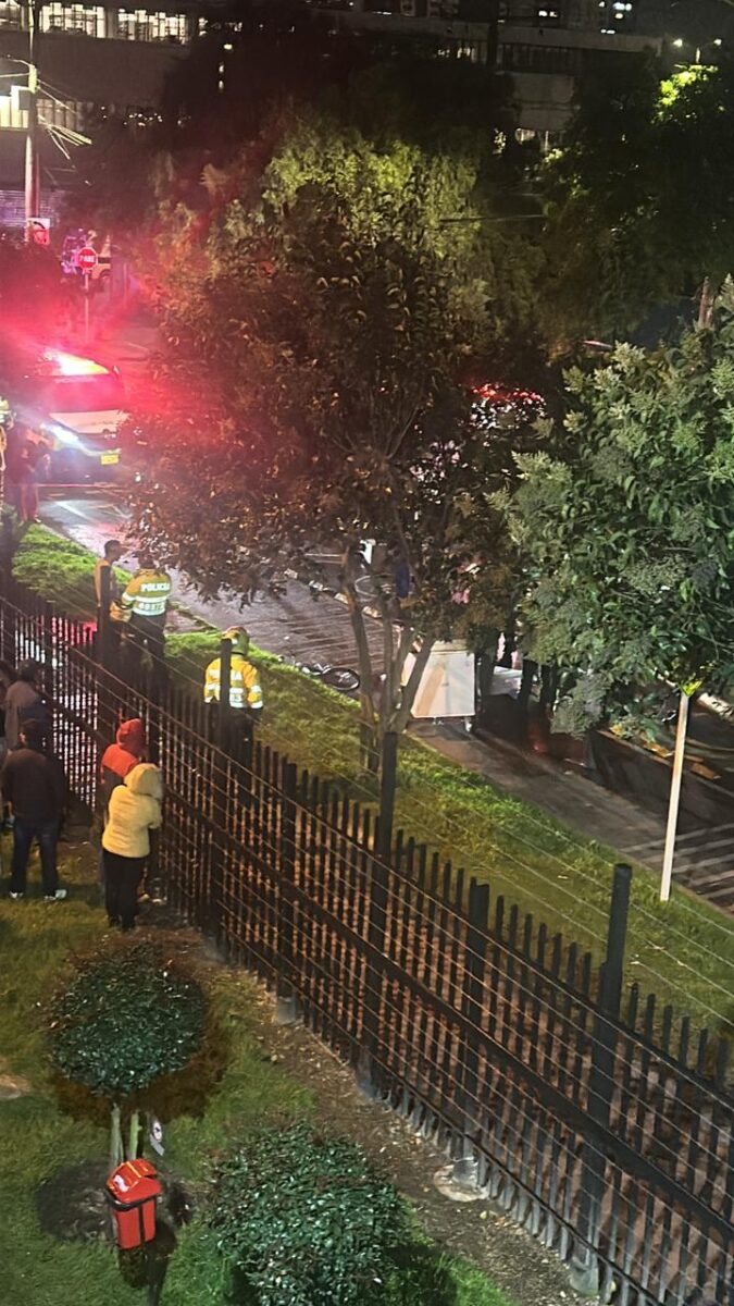 Ella era Leandra, la vendedora de tintos asesinada en Bosa 1 Ella era Leandra, la vendedora de tintos asesinada en Bosa Un certero y letal disparo acabó con la vida de una mujer mientras movilizaba un triciclo, el mismo con el que se ganaba la vida, en plena vía pública del barrio Porvenir (Bosa), la noche del martes.