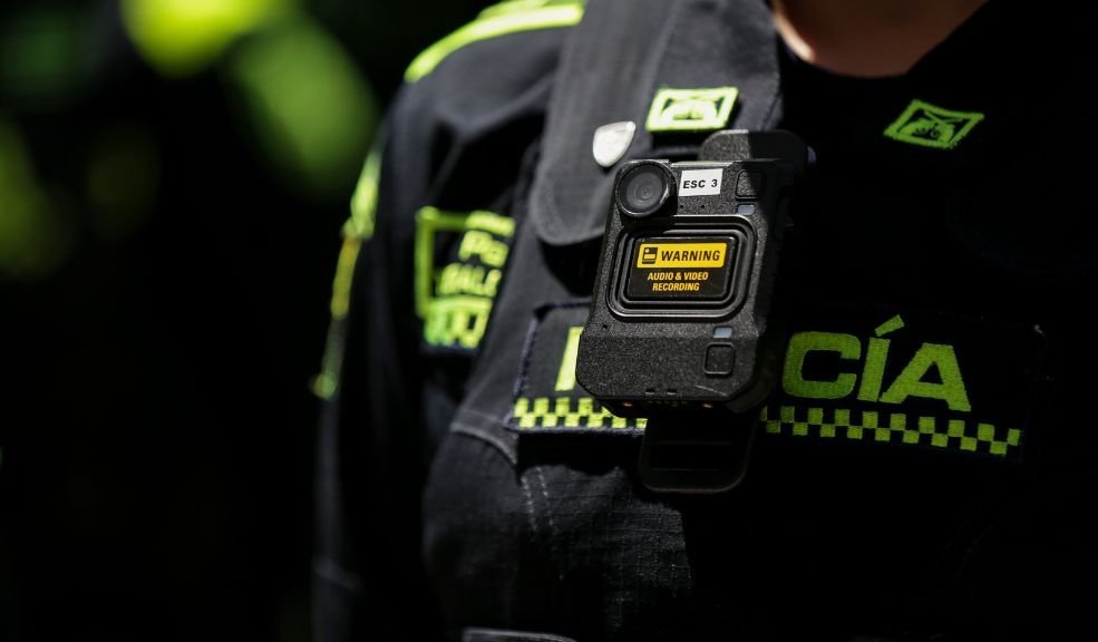 Escándalo por presunta infidelidad que involucra a coronel de la Policía 1 Escándalo por presunta infidelidad que involucra a coronel de la Policía El comandante, quien es jefe de seguridad de TransMilenio, está siendo investigado por posible abandono de puesto.