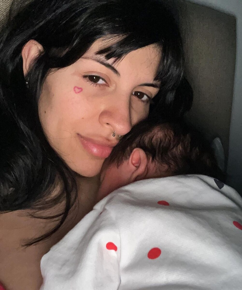 Esposa de Christian Nodal y su bebé estuvieron a punto de morir durante el parto 1 Esposa de Christian Nodal y su bebé estuvieron a punto de morir durante el parto El cantante pensó en quitarse la vida si el corazón de su hija dejaba de latir.