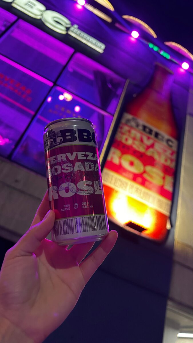 Esta es la nueva cerveza rosada que trae BBC BBC, la cervecería artesanal más grande del país, amplía su portafolio con una emocionante innovación: BBC Rosé, una cerveza rosada sin saborizantes artificiales.