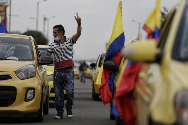 Gremio de taxistas anuncia nuevo paro el 14 de mayo 1 Gremio de taxistas anuncia nuevo paro el 14 de mayo Por medio de un video en redes sociales, el gremio de taxistas anunció que se irán a paro el próximo 14 de mayo. Le contamos cuál es el motivo.