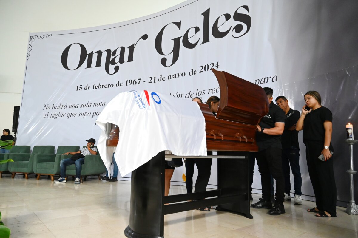 Médico que atendió a Ómar Geles lo reanimó durante 30 minutos: reveló más detalles Óscar Martínez, el médico que recibió a Ómar Geles en la Clínica Erasmo de Valledupar, informó que el compositor tenía antecedentes coronarios.