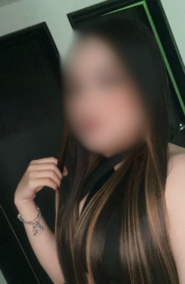 Menor sufrió brutal ataque por celos Sofía Rodríguez, de tan solo 17 años y estudiante de Zootecnia en una universidad del norte de la capital, fue brutalmente agredida por una mujer que no toleró verla bailando con su expareja sentimental.