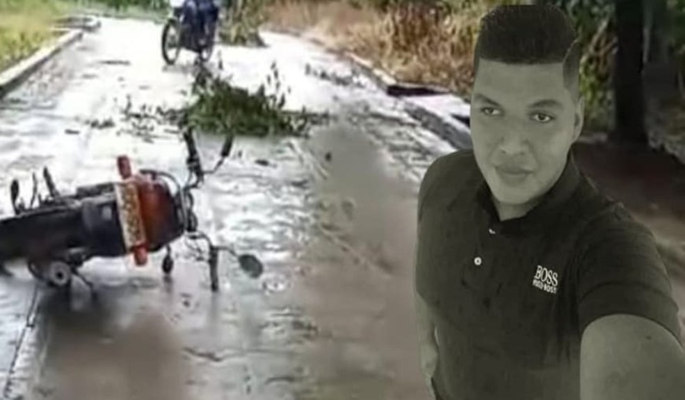 Motociclista murió electrocutado en medio de aguacero 5 Motociclista murió electrocutado en medio de aguacero Un motociclista perdió la vida luego de recibir una descarga eléctrica en medio de un fuerte aguacero. En el hecho también murió un perro.