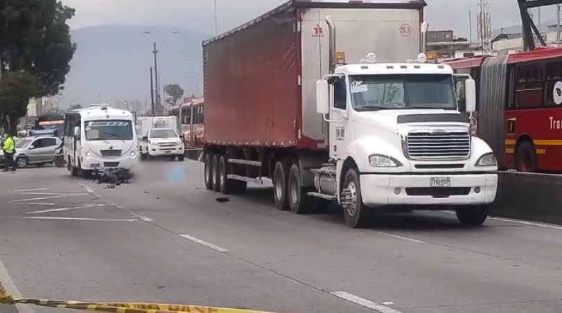 Motociclista murió en trágico accidente en la Autopista Sur El siniestro se presentó a la altura del sector de Venecia, en la Autopista Sur.