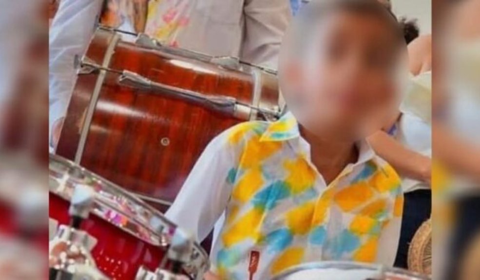 Niño murió luego de pedirle ayuda a su profesora por intenso dolor de cabeza El menor de edad le expresó a su profesora que tenía un fuerte dolor de cabeza y minutos después, se desplomó ante la mirada atónita de todos sus compañeros.