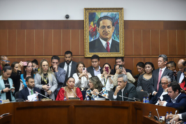 Petro presentará nuevo proyecto de reforma a la salud con mensaje de urgencia Durante una nueva jornada de ‘Gobierno con los barrios’ realizada en Manizales, el presidente Gustavo Petro confirmó que presentará nuevamente ante el Congreso de la República la reforma a la salud, a pesar de que el proyecto fue hundido en el legislativo.
