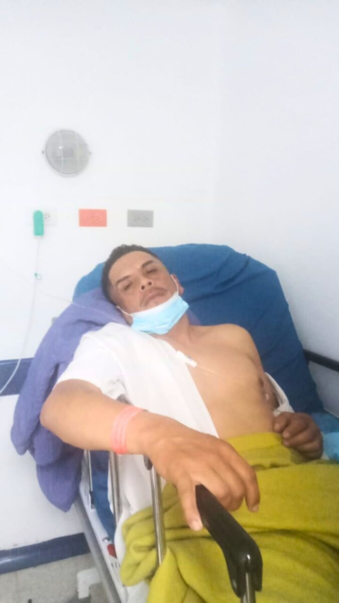 Rapero casi pierde la vida en riña ajena Evitar una riña en uno de los bares de San Francisco (Ciudad Bolívar) dejó gravemente herido a El Montes O.G., como es conocido en la escena del rap bogotano Éver Antonio Rodríguez.