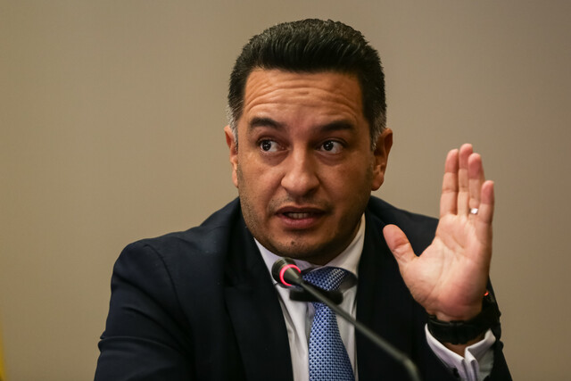 Sandra Ortiz y Andrés Idárraga saldrán del Gobierno Petro por escándalo en la UNGRD La consejera presidencial para las Regiones, Sandra Ortiz, dejará oficialmente su cargo en el gobierno de Gustavo Petro, luego de que la Presidencia de la República le solicitara su renuncia tras el escándalo de la compra irregular de carrotanques en La Guajira.