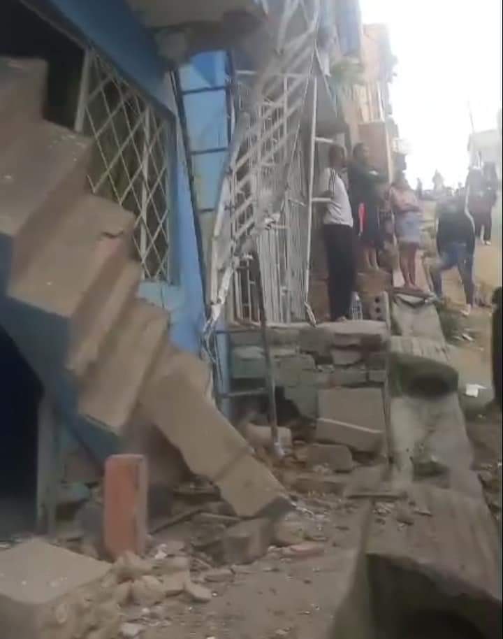 Tragedia en Soacha: bus se volcó y dejó varios heridos 2 Tragedia en Soacha: bus se volcó y dejó varios heridos En la mañana de este lunes se registró un grave accidente de tránsito en el vecino municipio de Soacha. Allí, un bus se volcó al intentar subir una vía.