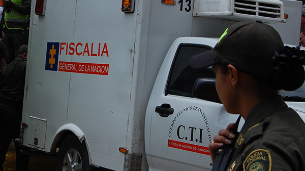 ÚLTIMA HORA: Hallan sin vida a hombre en puente vehicular de Bosa 1 ÚLTIMA HORA: Hallan sin vida a hombre en puente vehicular de Bosa La mañana de este martes fue hallado sin vida un hombre en un puente vehicular de la localidad de Bosa. Esto es lo que se sabe.