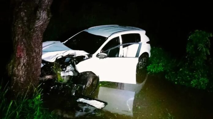 Vocalista del grupo Kvrass sufrió grave accidente de tránsito: está hospitalizado junto a su hija 1 Vocalista del grupo Kvrass sufrió grave accidente de tránsito: está hospitalizado junto a su hija El cantante de Grupo Kvrass, José Darío Orozco, y su hija de 11 años sufrieron un accidente el viernes por la noche en las carreteras del departamento del Cesar, según informaron las autoridades, después de que una de las llantas del vehículo en el que viajaban se reventara.