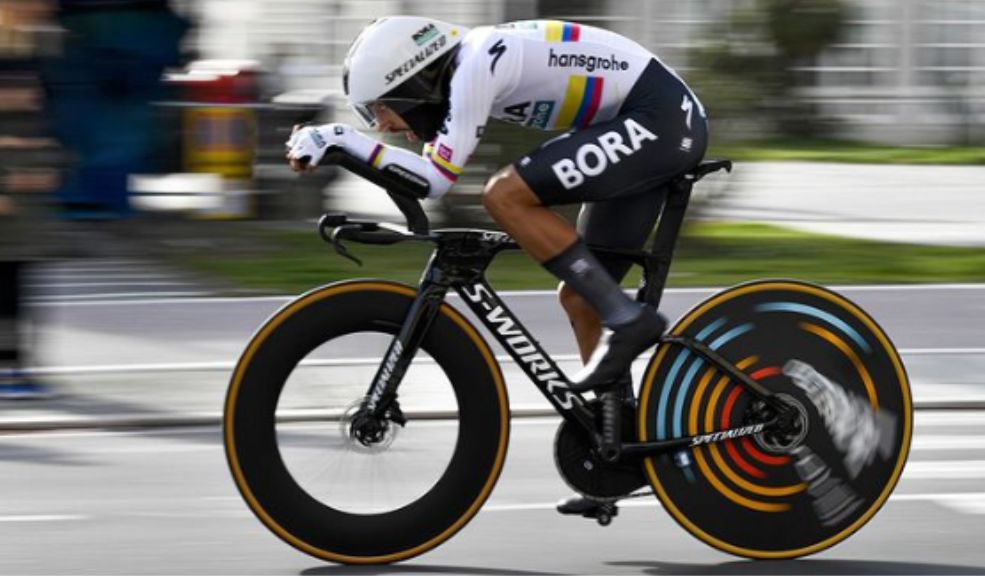 ¡Histórico! El soachuno Daniel Martínez se mantiene como subcampeón del Giro de Italia Durante la etapa 20 del Giro de Italia, el ciclista soachuno Daniel Martínez aseguró el subcampeonato, mientras que Tadej Pogacar se corona como el campeón virtual.