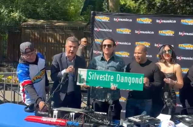 ¡Silvestreet en Nueva York! ¡Silvestre Dangond tiene su propia calle en Nueva York!