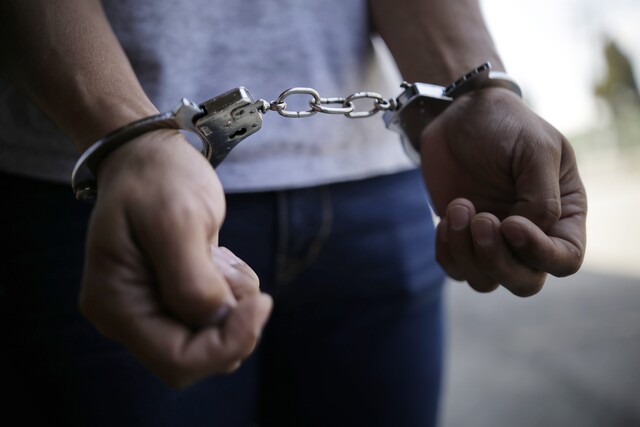 8 presos se fugaron de la estación de Policía de Ciudad Verde 1 8 presos se fugaron de la estación de Policía de Ciudad Verde En la noche de este 10 de junio, 8 presos escaparon de la estación de Policía de Ciudad Verde. Las autoridades activaron plan candado.
