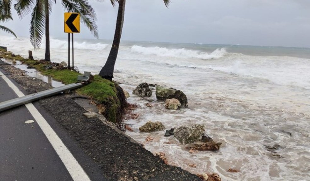 Alerta de aviso en La Guajira por el huracán Beryl El (Ideam) emitió hoy alerta de "aviso" para La Guajira, luego que el huracán Beryl alcanzara la categoría 3 y se anunciara que se dirige cerca de las Antillas Mayores.