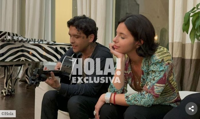 Ángela Aguilar y Christian Nodal confirman su relación con candente foto 2 Ángela Aguilar y Christian Nodal confirman su relación con candente foto Salieron a la luz nuevas fotos que dejan en evidencia el creciente amor entre Aguilar y Nodal.