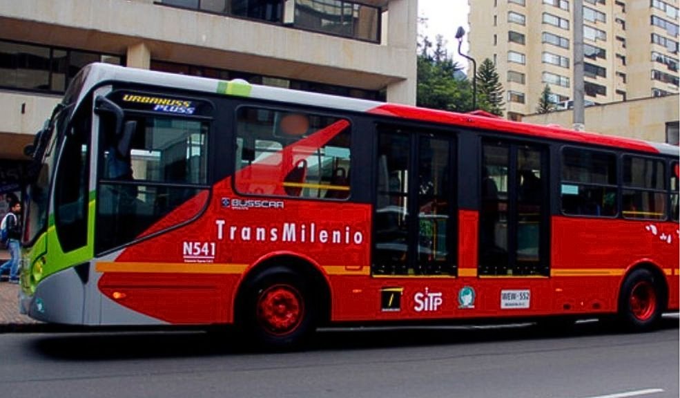 Asesinan a joven por robarle el celular en TransMilenio #Judiciales Su familia pide que se adelanten las investigaciones para poder esclarecer lo ocurrido y dar con el paradero de los agresores.