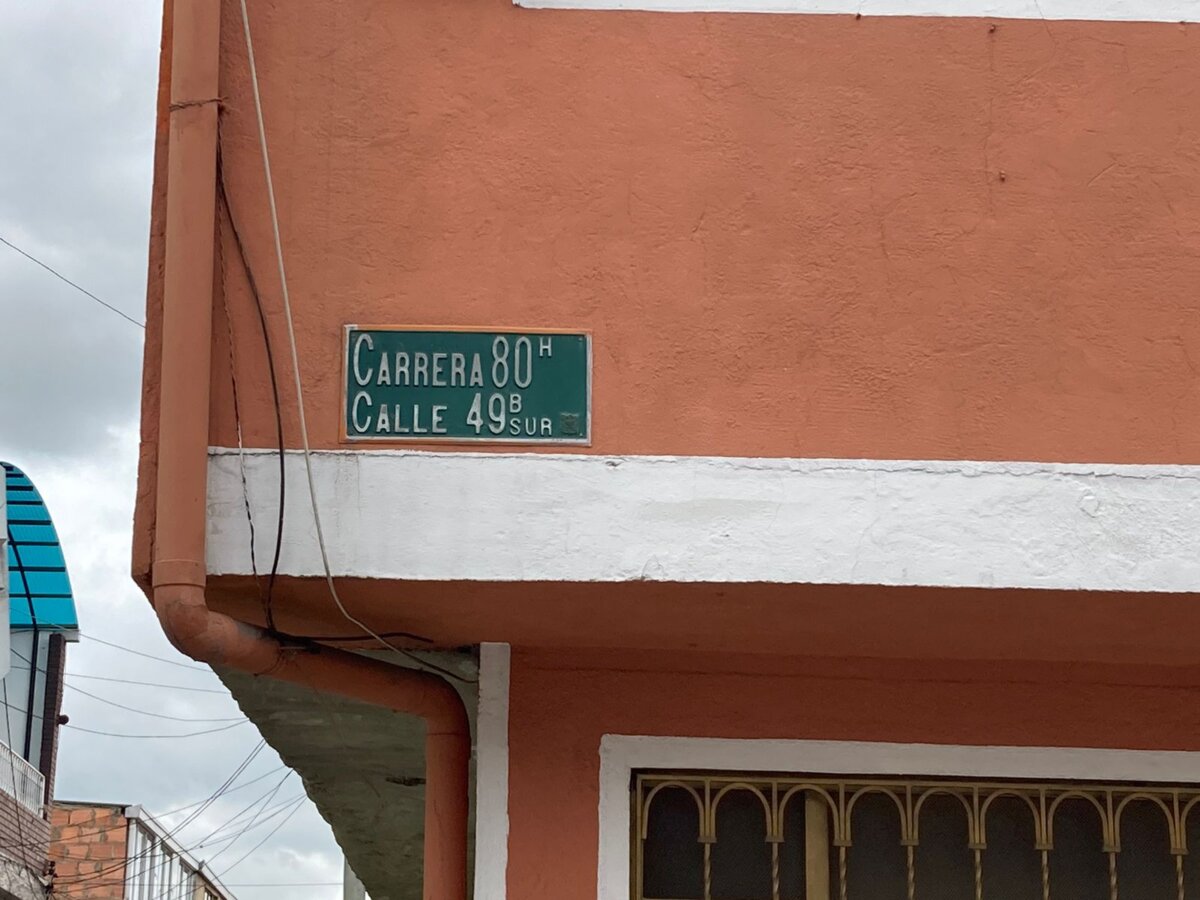Asesinaron a Harrison en el barrio Britalia Los residentes del barrio Britalia (Kennedy) despertaron este sábado con el terrible crimen que se registró en vía pública.