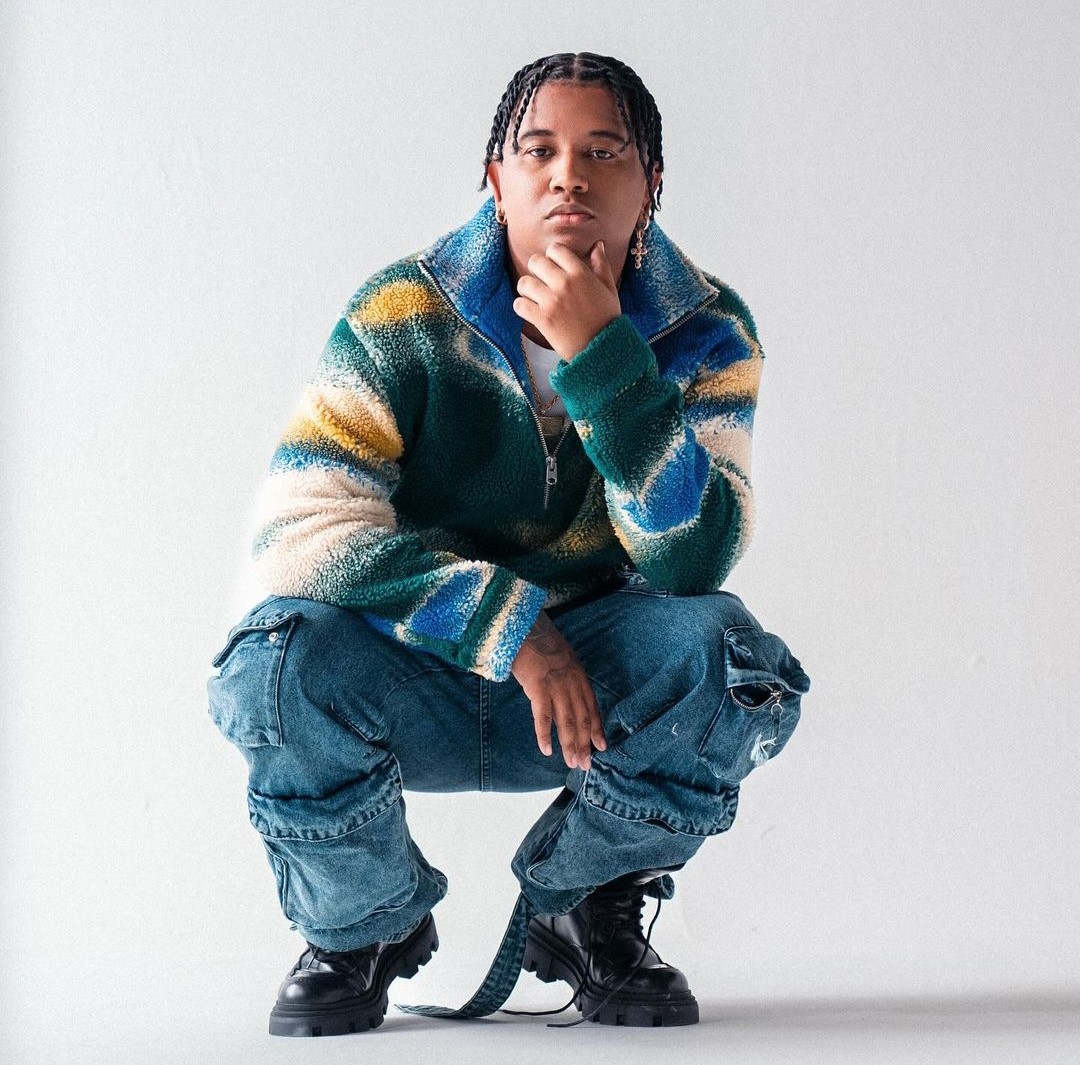 Así compuso Hamilton su álbum 'Los reyes del mar' El cantante cartagenero lanzó su primer álbum denominado 'Los reyes del mar'. En conversaciones con Q'HUBO, Hamilton contó cómo escribe las canciones y porque decidió nombrarlo de esa manera.