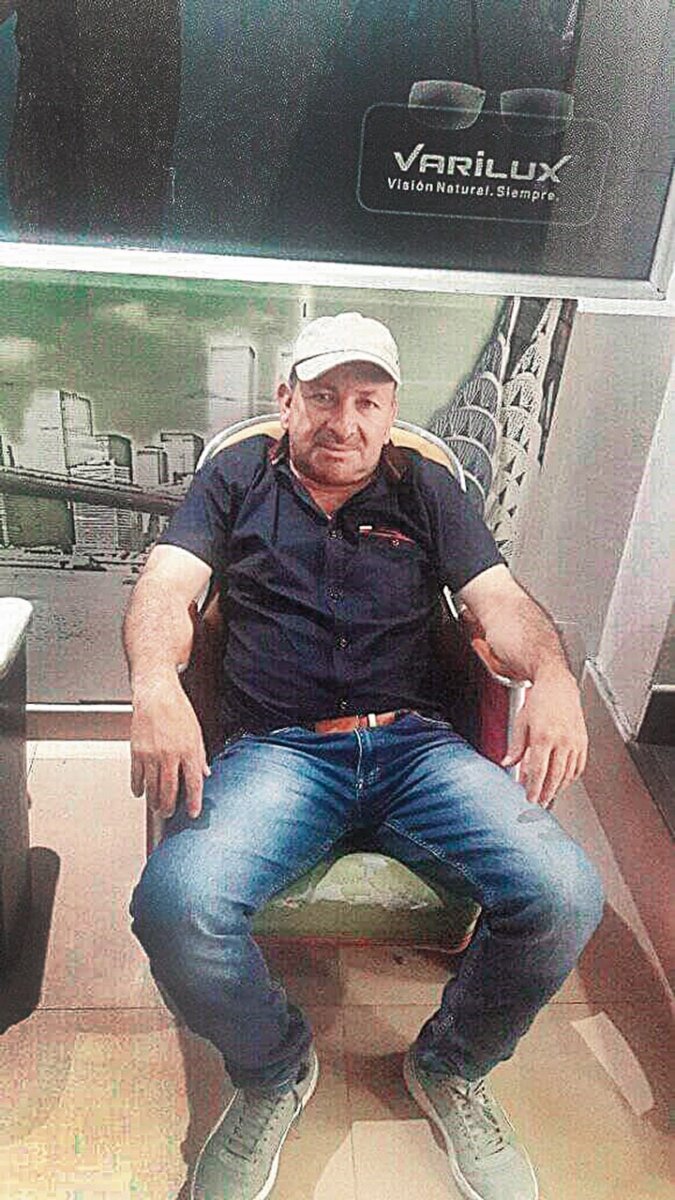 Así fue el asesinato de Luis en una tienda de Soacha 1 Así fue el asesinato de Luis en una tienda de Soacha El luto y dolor por la pérdida de Luis Asdrúbal Guerrero Ariza se reflejaban en las solitarias y calladas calles del barrio San Antonio, en Soacha (Cundinamarca), donde este querido y reconocido vecino fue asesinado en la tarde del sábado.