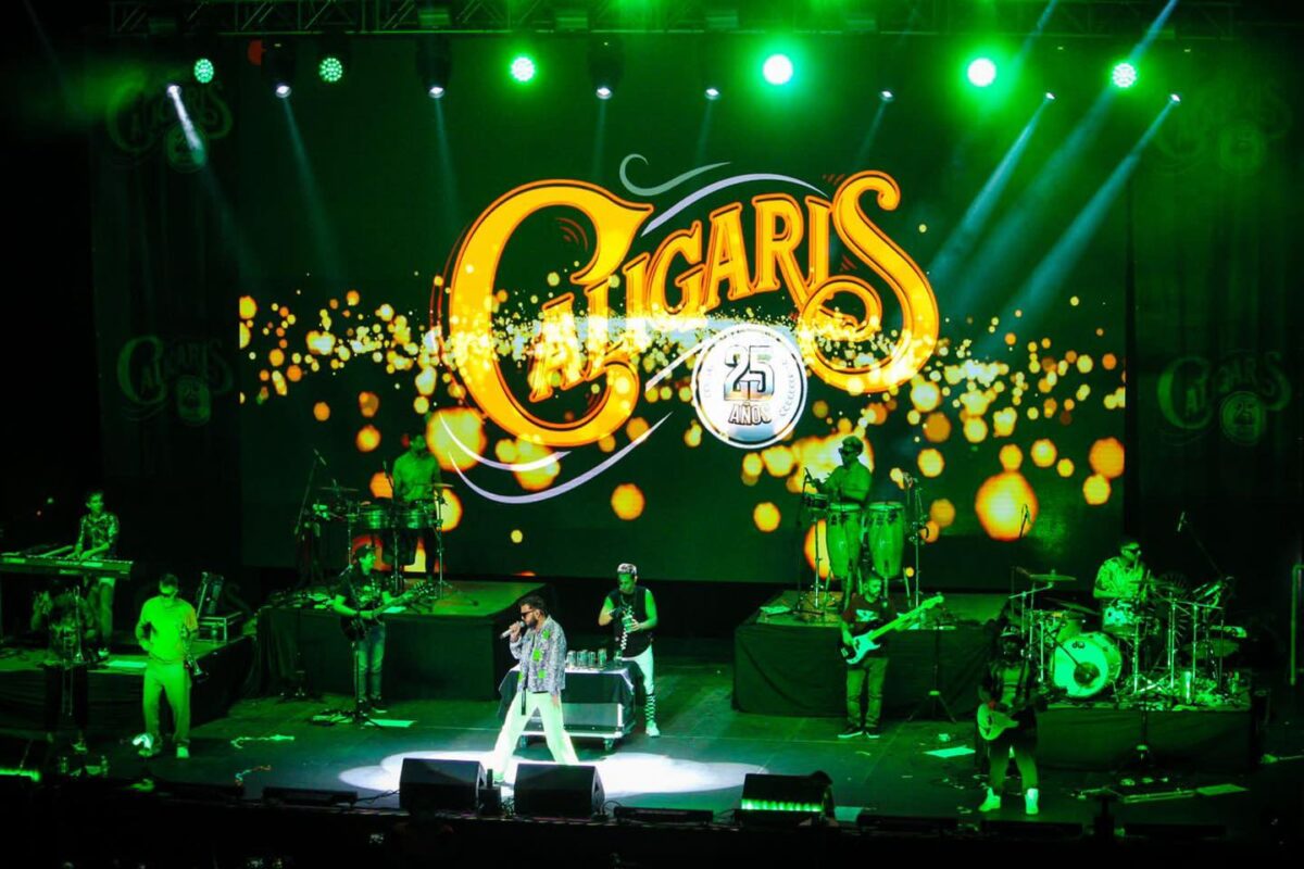 Los Caligaris regresan a Bogotá para celebrar sus premios con sus fieles seguidores La banda argentina Los Caligaris se presentarán este sábado en el Movistar Arena de Bogotá, en el marco de su gira 'Premios Caligaris', el Barrio de Gala'. Q'HUBO habló con dos de sus integrantes.