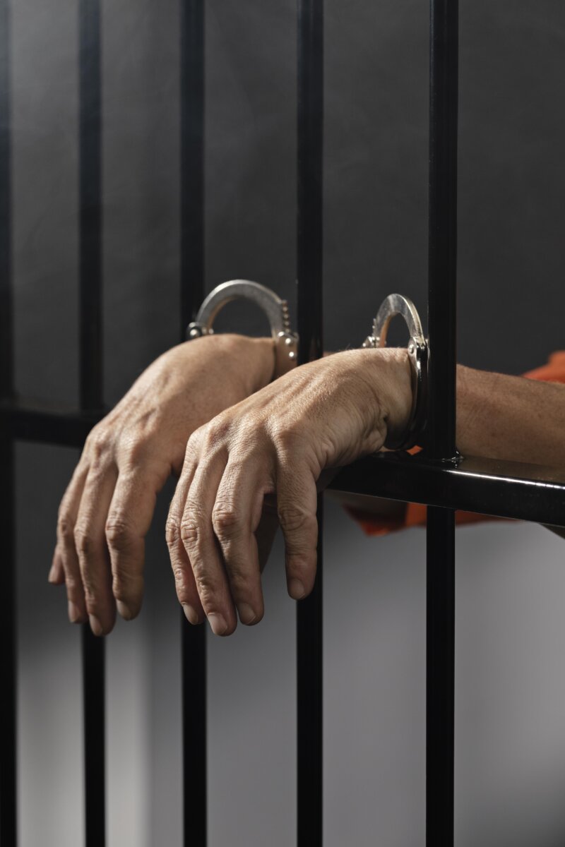 Cárcel para 'El Enano' por el homicidio de tres personas en Ciudad Bolívar A la cárcel fue enviado en las últimas horas Eyder Palacio Romaña, alias ‘El Enano’, por ser el presunto responsable del homicidio de tres personas en Ciudad Bolívar, el 21 de marzo de 2023.