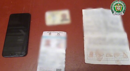 Cayó sujeto que uso huellas dactilares falsas para sacar plata de un banco en Puente Aranda En un operativo exitoso, uniformados de la estación de Policía Puente Aranda capturaron a un hombre de 58 años por el delito de falsedad personal.