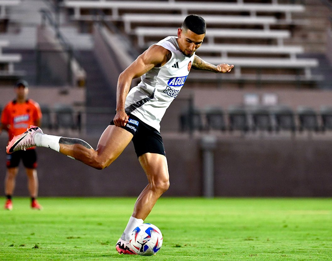 Colombia le pone el ojo a su defensa 1 Colombia le pone el ojo a su defensa Néstor Lorenzo sabe que tiene que mejorar en cuanto a la defensa de la Selección Colombia para el partido que se disputará este viernes contra Costa Rica en la Copa América.