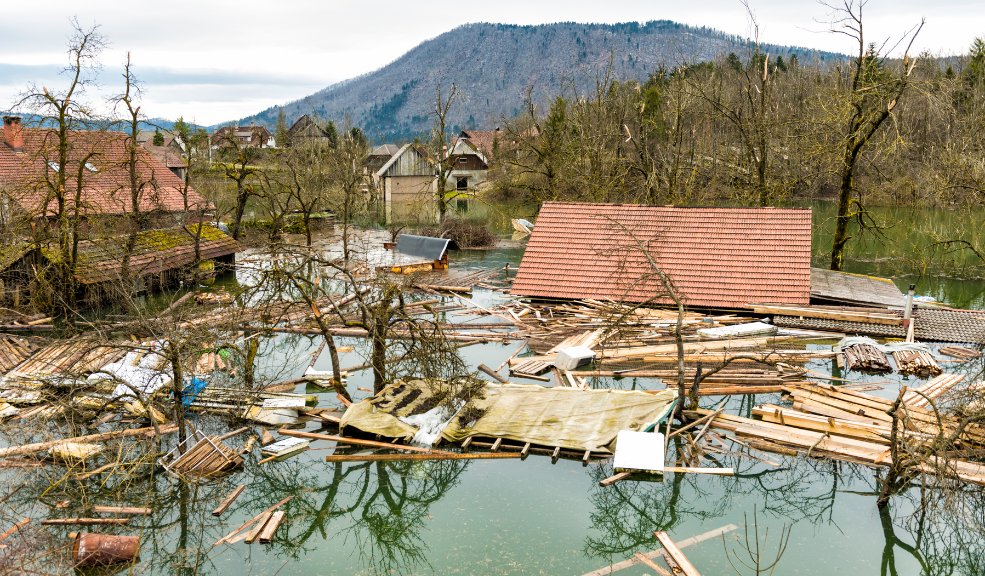 Bebé murió ahogada tras torrencial aguacero que inundó su casa 1 Bebé murió ahogada tras torrencial aguacero que inundó su casa La comunidad pidió el poyo inmediato de los organismos de socorro para evitar más pérdidas humanas y ayudar a los afectados por las inundaciones.
