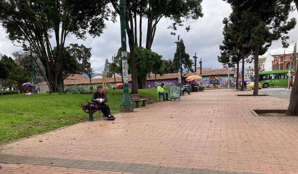 Crimen a bala en parque central de Fontibón 4 Crimen a bala en parque central de Fontibón Un ataque a bala cobró la vida de un joven en un parque de la localidad de Fontibón, este 05 de junio.