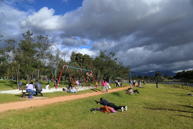 El Simón Bolívar abre sus puertas para ver Colombia Vs. Costa Rica 1 El Simón Bolívar abre sus puertas para ver Colombia Vs. Costa Rica El IDRD proyectará el partido este viernes 28 de junio en el Parque Simón Bolívar. Inscríbase para entrar de manera gratuita.