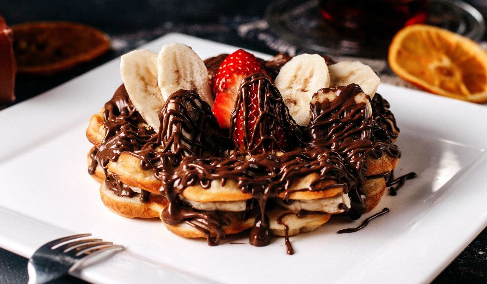 Los waffles, gran aliado de los desayunos 5 Los waffles, gran aliado de los desayunos Si es de esas personas que no se puede resistir a ningún plato dulce y solo piensa en lo delicioso que sería disfrutar de un rico pan con un poco de azúcar, los waffles son los preferidos. Esta receta, tradicional de Bélgica, podría ser uno de los placeres más grandes para disfrutar.