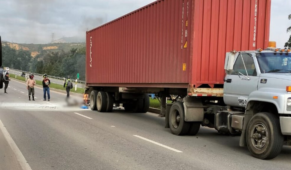 Este es el motociclista que murió incinerado tras chocar en vía Mondoñedo – Mosquera Un impactante accidente de tránsito le arrebató la vida a un hombre que se transportaba en motocicleta en una vía de que conduce de Mondoñedo a Mosquera.