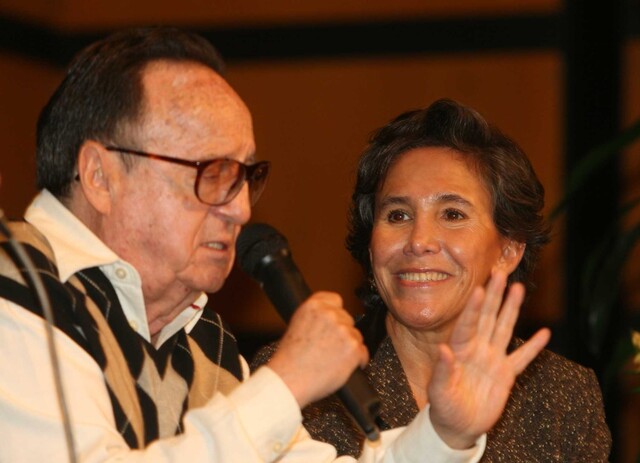 Florinda Meza iniciará disputa legal contra hijos de 'Chespirito' 1 Florinda Meza iniciará disputa legal contra hijos de 'Chespirito' La actriz mexicana Florinda Meza, conocida por su icónico papel de Doña Florinda en "El Chavo del 8" anunció que emprenderá una batalla legal contra los hijos de Roberto Gómez Bolaños, mejor conocido como "Chespirito".
