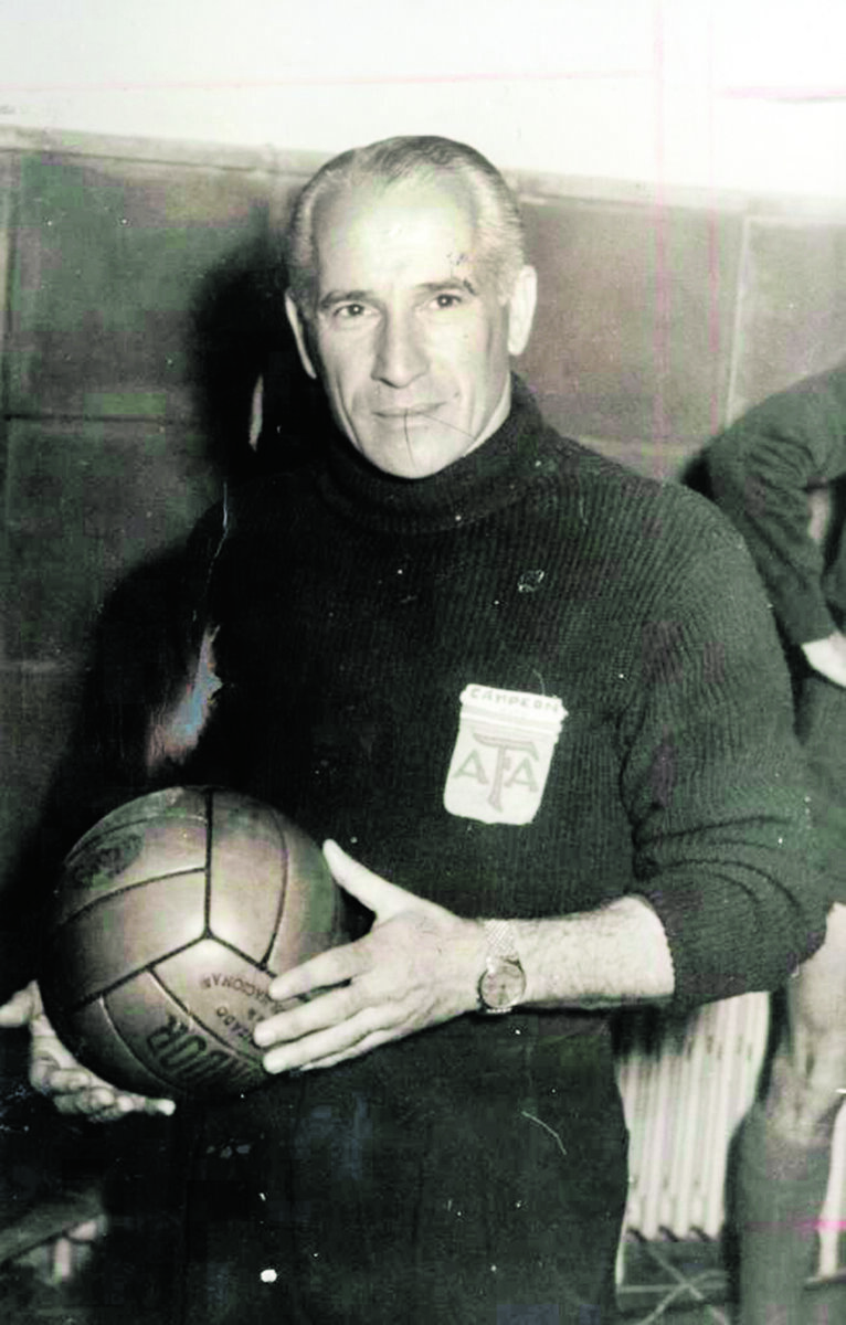 Las grandes leyendas de la Copa América 6 Las grandes leyendas de la Copa América En la Copa América lo que sobran son leyendas. Por eso en Q’HUBO le vamos a mostrar a los jugadores y técnicos que con su trabajo y capacidad lograron marcas memorables en la competencia.
