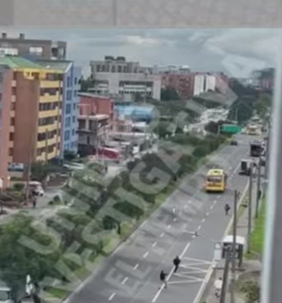 Intento de fleteo en Teusaquillo: delincuentes desataron balacera 1 Intento de fleteo en Teusaquillo: delincuentes desataron balacera Dos delincuentes fueron capturadas en las últimas horas tras robar a una pareja que acababa de retirar una alta suma de dinero de un banco en la localidad de Teusaquillo. El hecho desató una balacera.