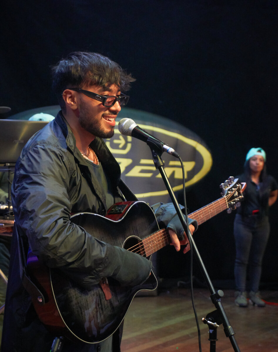 Jhohan, el cantante colombiano que triunfa en Nueva York En entrevista con Q'HUBO, el cantante Jhohan contó cómo fueron sus primeros pasos como cantante y cómo logró despegar en Nueva York.