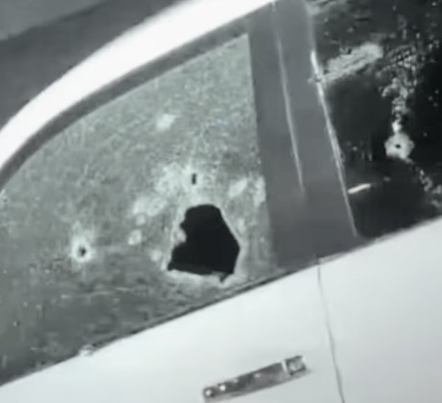 La hipótesis detrás del asesinato de un policía en una camioneta de alta gama 1 La hipótesis detrás del asesinato de un policía en una camioneta de alta gama El patrullero que atendía un ataque sicarial, recibió seis disparos que le costaron la vida. Al parecer, los criminales lo confundieron con el dueño de la camioneta.