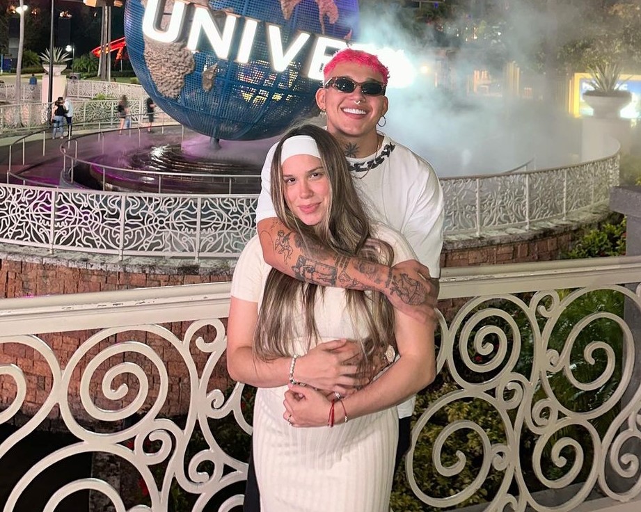 Los explosivos chats que comprometen a Beéle con reconocida influencer La esposa del cantante barranquillero reveló que él le fue infiel. La tercera implicada sería la creadora de contenido Isa Ladera.