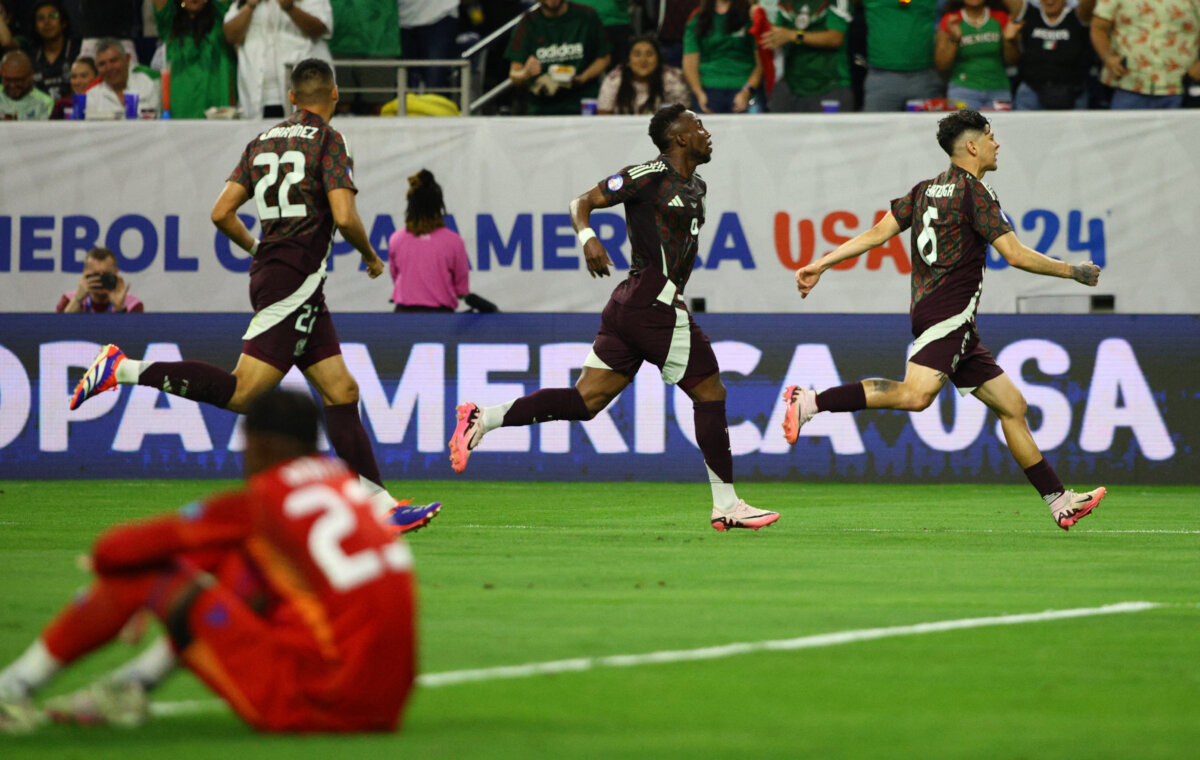 Venezuela y México empezaron con pie derecho y lideran su grupo en la Copa América Venezuela, de atrás, y México, sufriendo, le ganaron a Ecuador y Jamaica, respectivamente, en el estreno del Grupo B de la Copa América y asumieron el liderato.