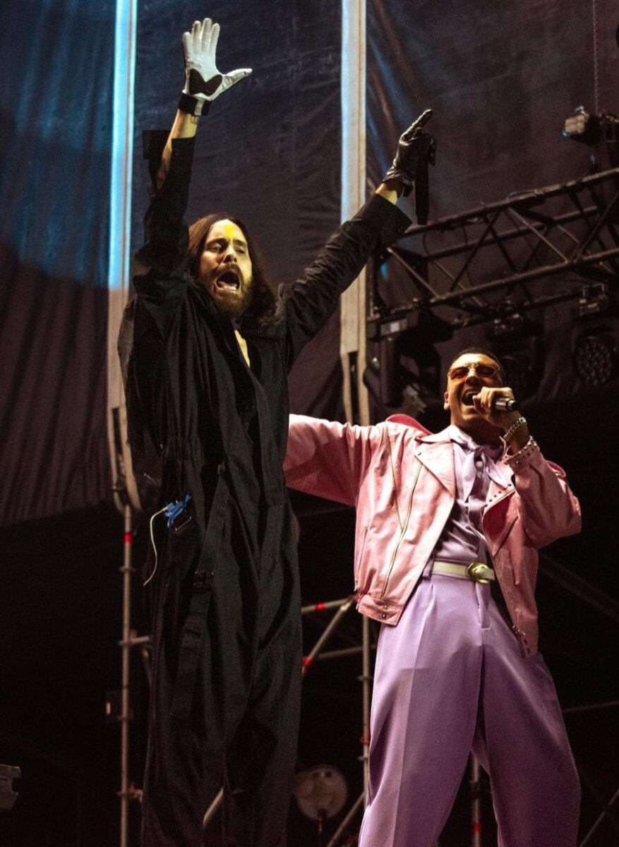 Manuel Medrano reveló la verdad detrás de video viral con Jared Leto en el FEP Muchos aseguraron que al artista se le olvidó la letra de la canción, sin embargo, en exclusiva para Q'HUBO, el cartagenero reveló lo que realmente sucedió.