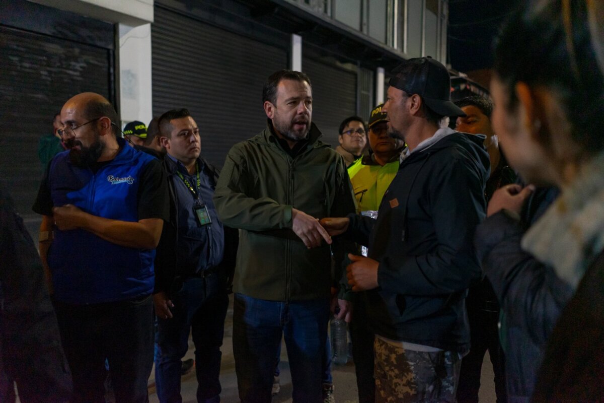 Megatoma en bares de la Primero de Mayo: el alcalde Galán acompañó la actividad Las autoridades encontraron armas blancas, estupefacientes y licor adulterado en la zona de rumba de la localidad de Kennedy.