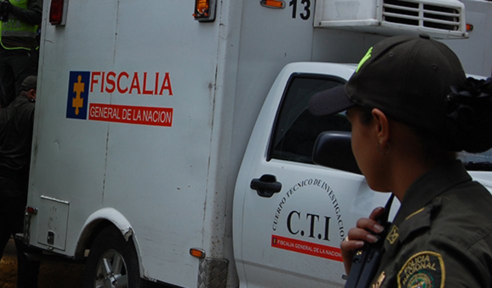 Niño de 5 años murió durante un atraco: ladrones lo tumbaron de la moto Los ladrones empujaron a dos mujeres que viajaban en una motocicleta junto al menor, haciendo que todos cayeran violentamente al pavimento mientras escapaban con las pertenencias robadas.