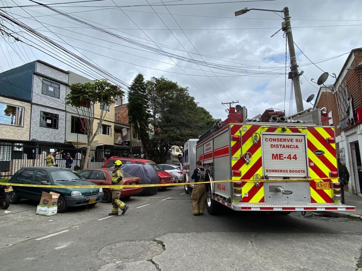 Nuevos detalles de explosión que dejó a 3 mujeres heridas en Rafael Uribe 2 Nuevos detalles de explosión que dejó a 3 mujeres heridas en Rafael Uribe Una fuerte explosión en una vivienda de Rafael Uribe Uribe dejó a 3 mujeres heridas. Q'HUBO conoció los detalles del hecho.