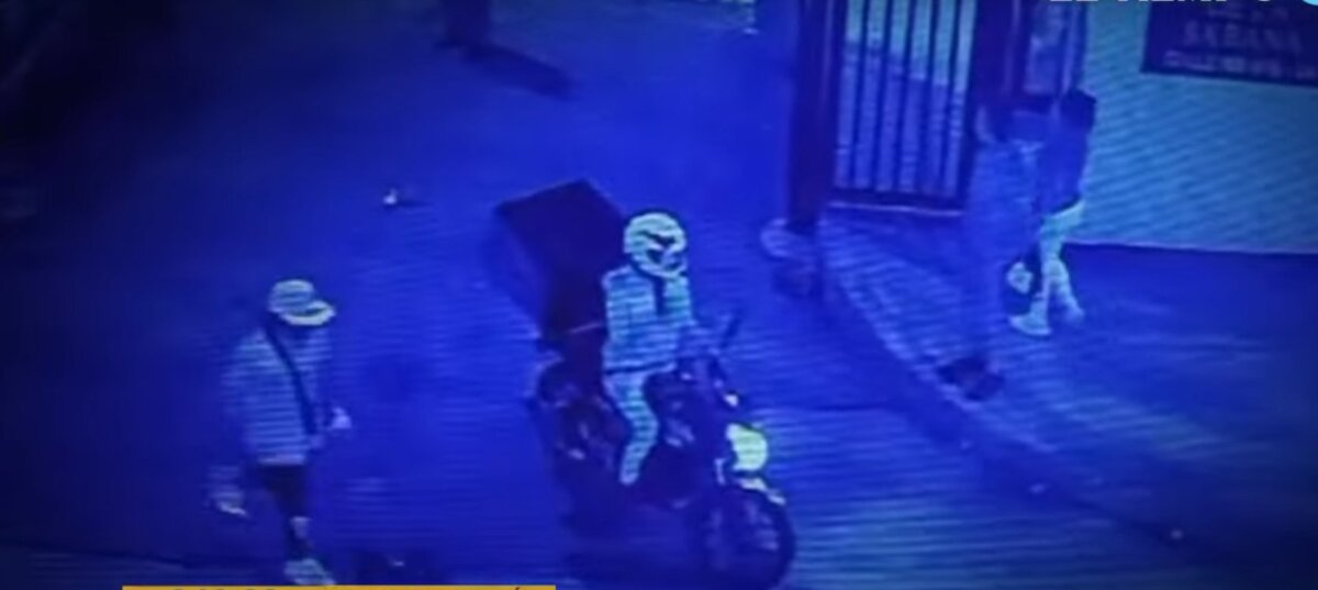 Nuevos detalles del crimen perpetrado en un bar de Usaquén Las risas, el regocijo y la algarabía que se escuchaban dentro de un bar, justo en una esquina del barrio Lijacá (Usaquén), se transformaron en gritos desesperados de varios transeúntes que presenciaron cómo un hombre fue salvajemente asesinado mientras departía entre amigos unas copas de licor, la noche del domingo.