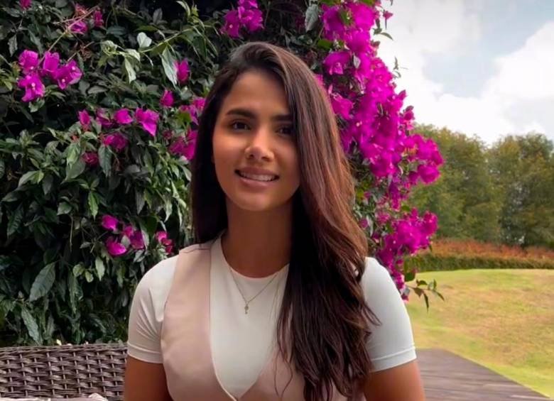 Policía confirmó que el productor Dr. Velásquez y Sofía Riascos fueron asesinados 2 Policía confirmó que el productor Dr. Velásquez y Sofía Riascos fueron asesinados Las autoridades descartaron la hipótesis de un feminicidio. Ahora indagan quién entró de madrugada a su casa del productor Dr. Velásquez.